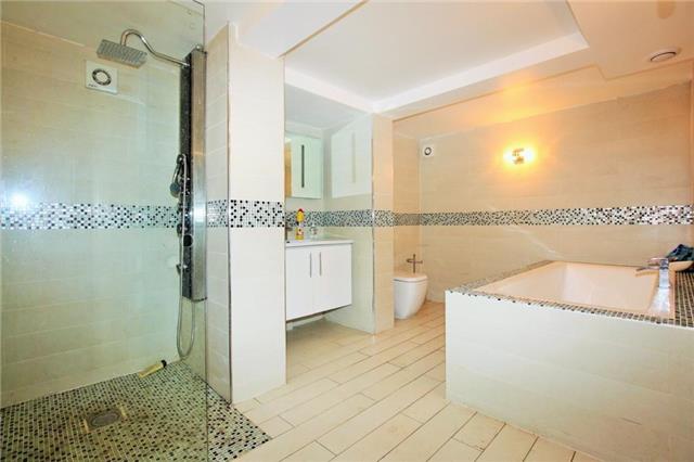  Image of 3 bedroom Apartment to rent in Gladstone Park Gardens London NW2 at Gladstone Park Gardens, London, NW2